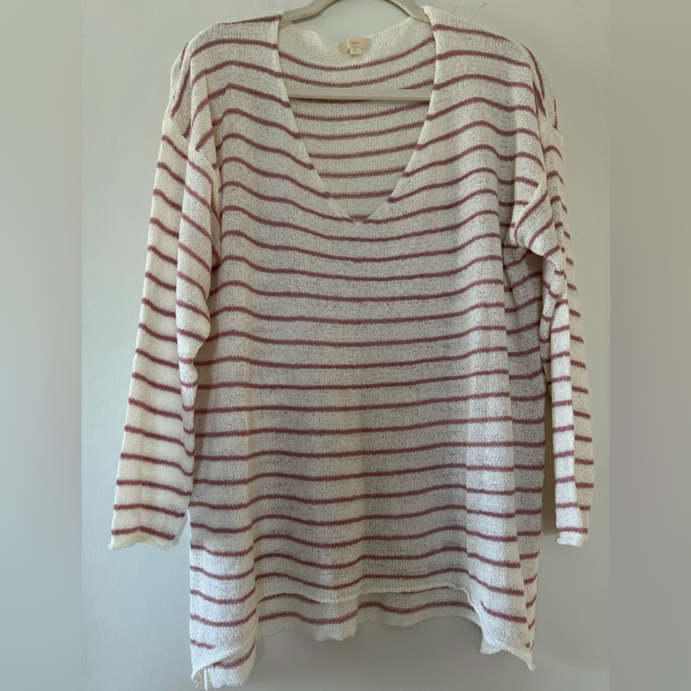 Eclat creamy white and mauve striped sweater. Oversized fit. XL